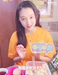 兔子牙吃哈密瓜视频播放,视频播放量飙升！