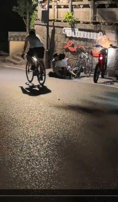 骑行圈吃瓜视频,揭秘那些吃瓜视频背后的真相