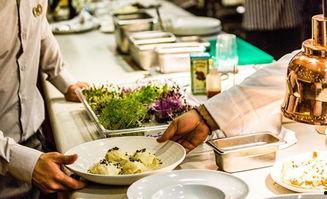 餐饮店吃瓜视频,揭秘餐饮店吃瓜视频背后的美食魅力