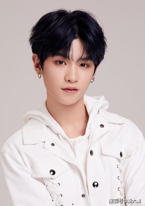 沈南黄明昊吃瓜视频,揭秘娱乐圈幕后故事