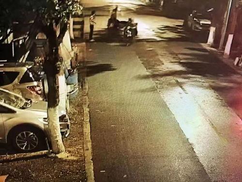 路人吵架吃瓜视频,一场路人争吵引发的吃瓜盛宴