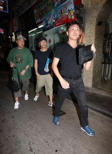 美式保安劝架吃瓜视频,一招化解街头冲突引网友热议