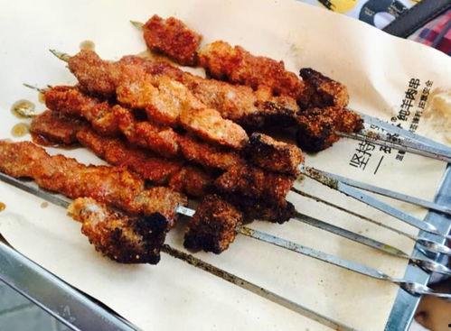 刘大瓜吃烤羊肉串视频在线观看,美味瞬间，尽享人间烟火气