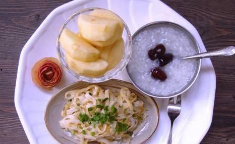 工地早餐吃瓜视频,揭秘工地生活趣味瞬间