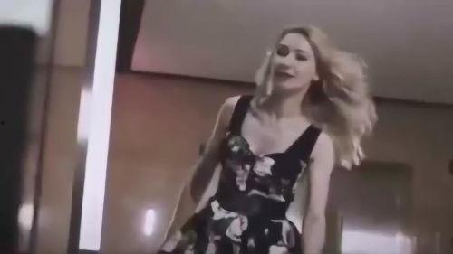 泰山吃瓜小姐姐事件视频,网络热议背后的真相揭秘