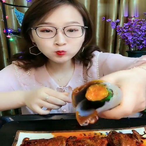 小姐姐吃大瓜视频大全下载,小姐姐吃大瓜视频大全，精彩瞬间一网打尽！