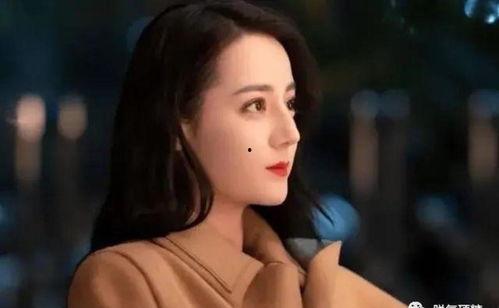 美女吃的瓜甜不甜视频大全,美女品尝瓜果甜蜜时光大盘点