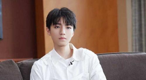 王俊凯搞笑吃瓜视频大全