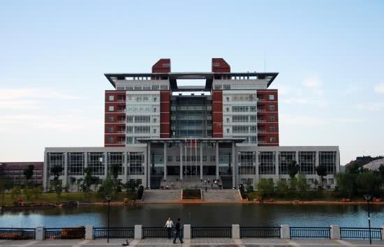 长沙理工大学吃瓜视频,校园生活趣味瞬间大揭秘