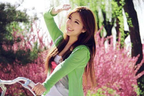 吃瓜拍照姿势音乐视频,音乐律动下的时尚瞬间