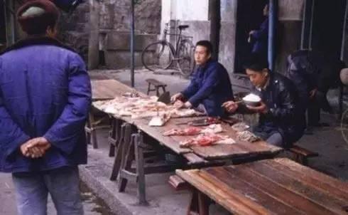 吃瓜群众70年代视频,那些年我们一起“吃瓜”的日子