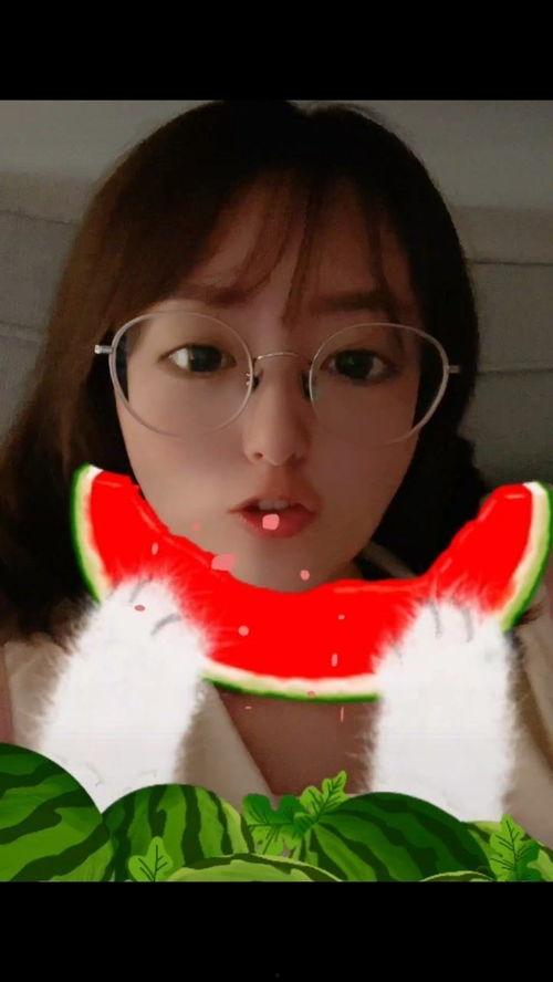 视频吃瓜女孩,网络红人的崛起与影响力