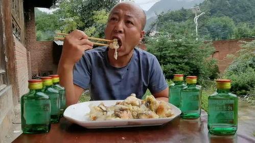 下雨天吃瓜搞笑视频图片