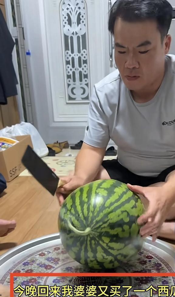 韩国老爸吃蜜瓜视频播放,视频播放引发网友热议